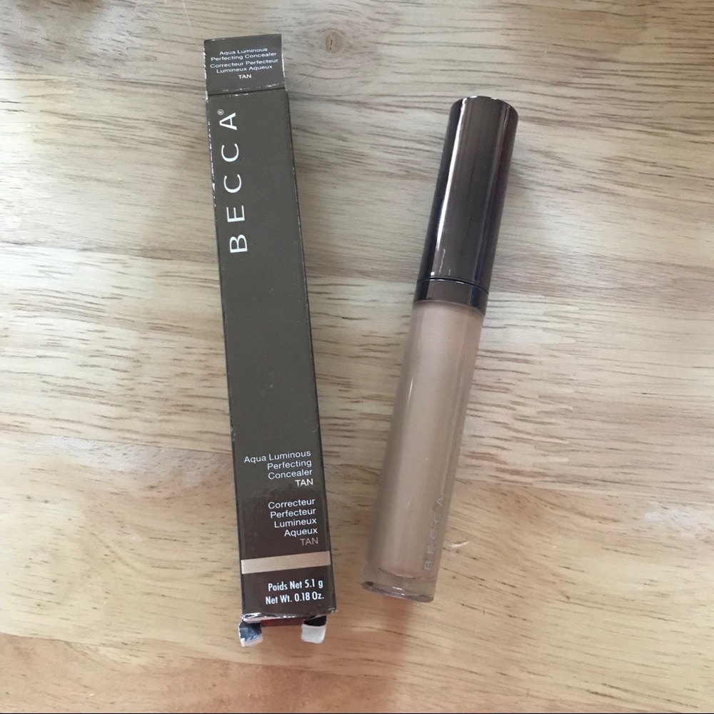 Becca Aqua Luminous Concealer in Tan